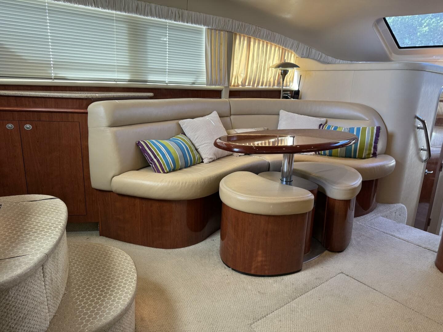 2004 Sea Ray 390 Motor Yacht