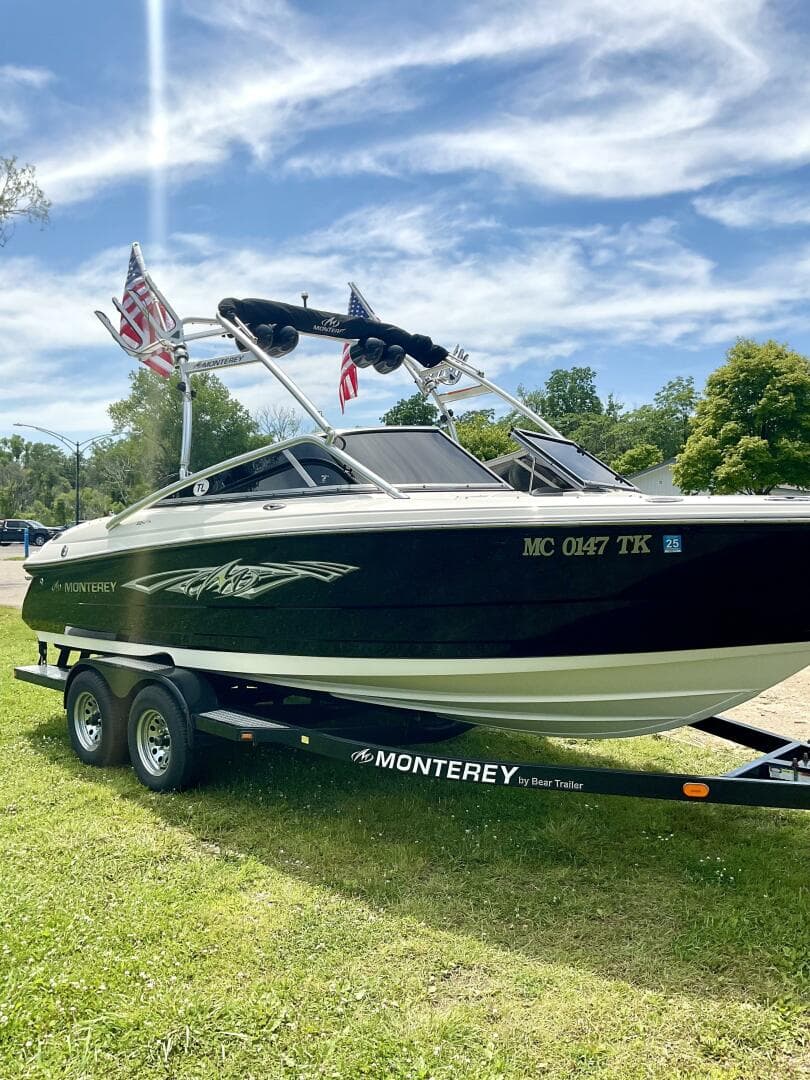 2012 Monterey 224 FS