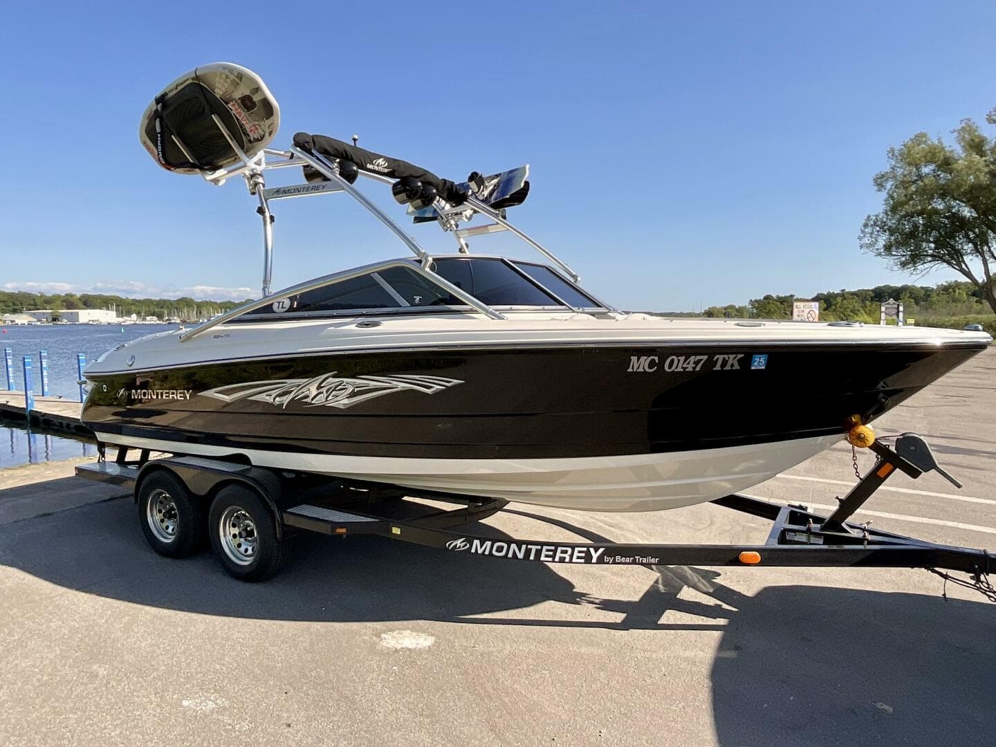 2012 Monterey 224 FS