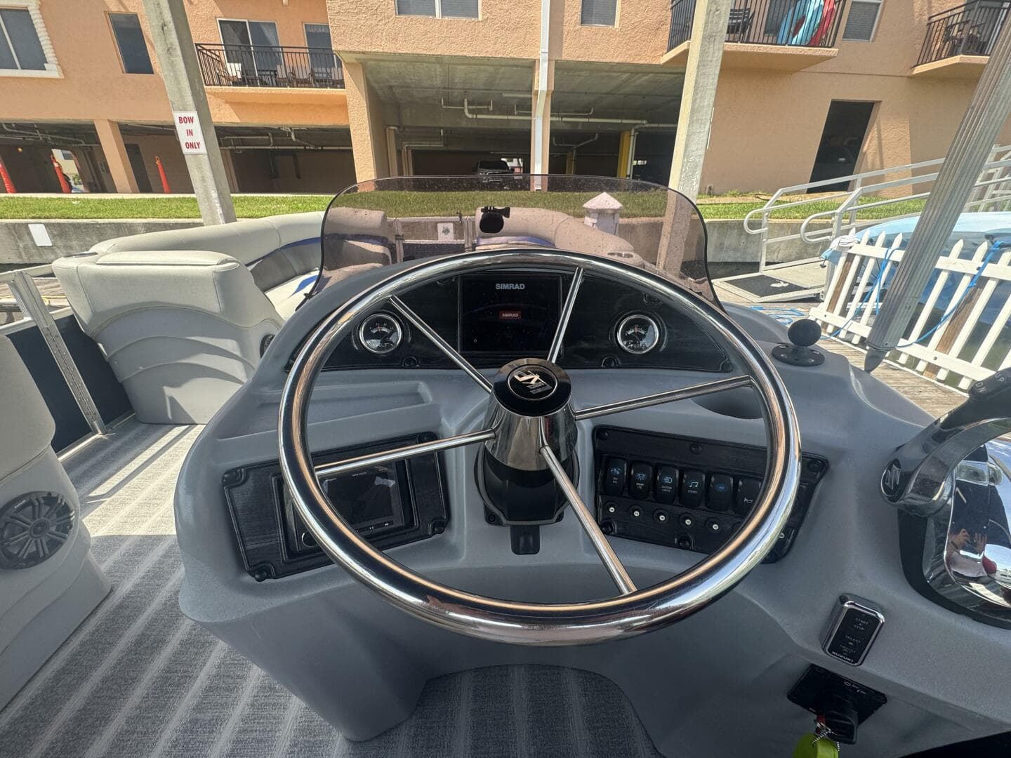 2021 Leisure Kraft Prestige 2635 LX Tri-Toon