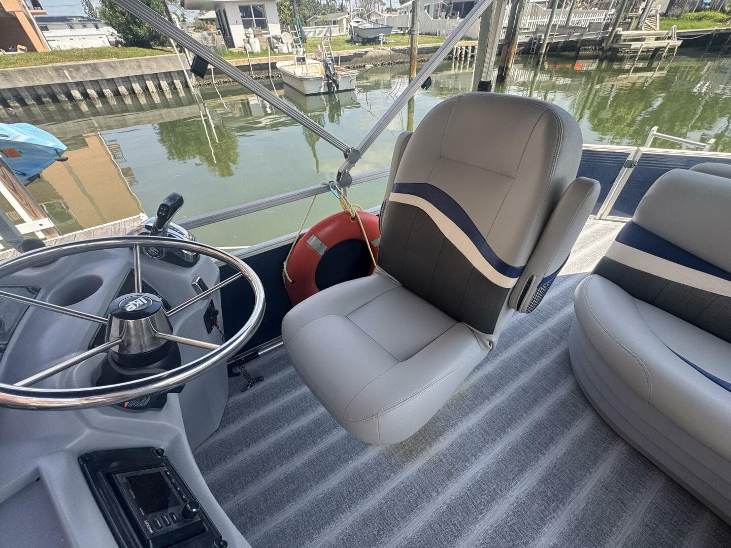 2021 Leisure Kraft Prestige 2635 LX Tri-Toon