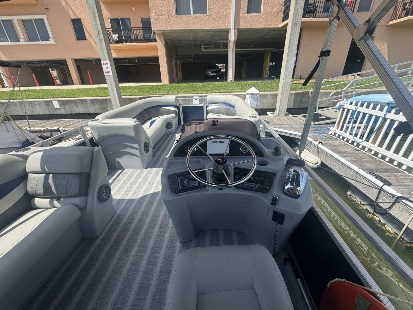 2021 Leisure Kraft Prestige 2635 LX Tri-Toon