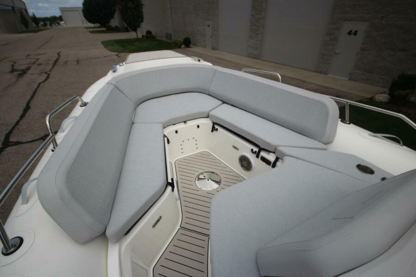 2024 Zodiac Medline 9 NEO