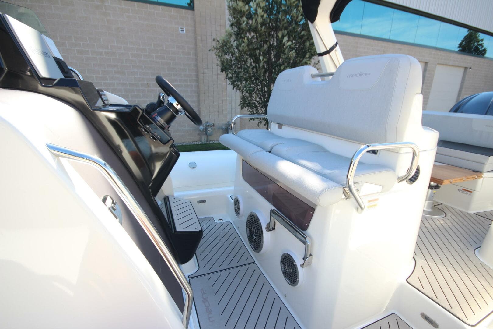 2024 Zodiac Medline 9 NEO