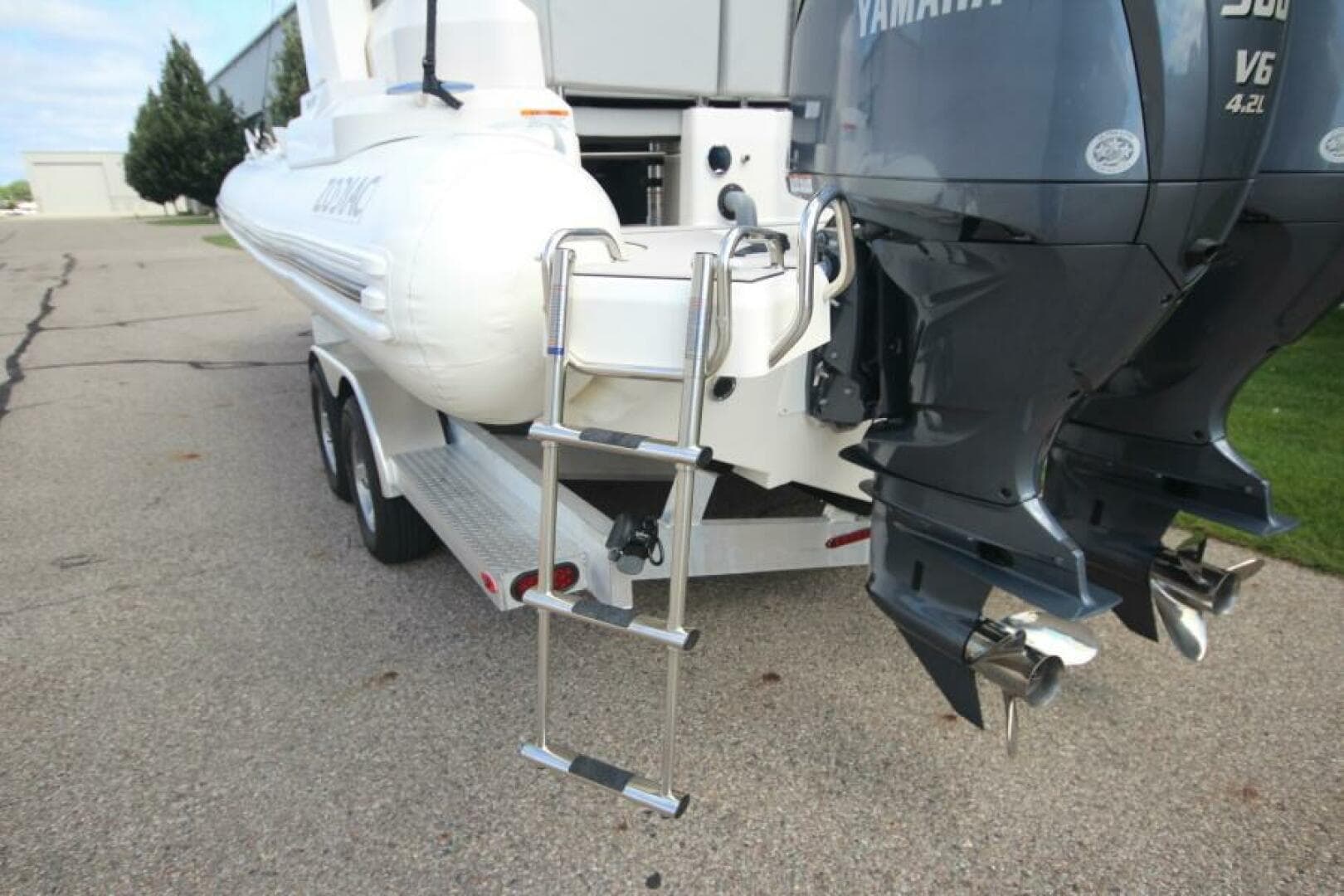 2024 Zodiac Medline 9 NEO