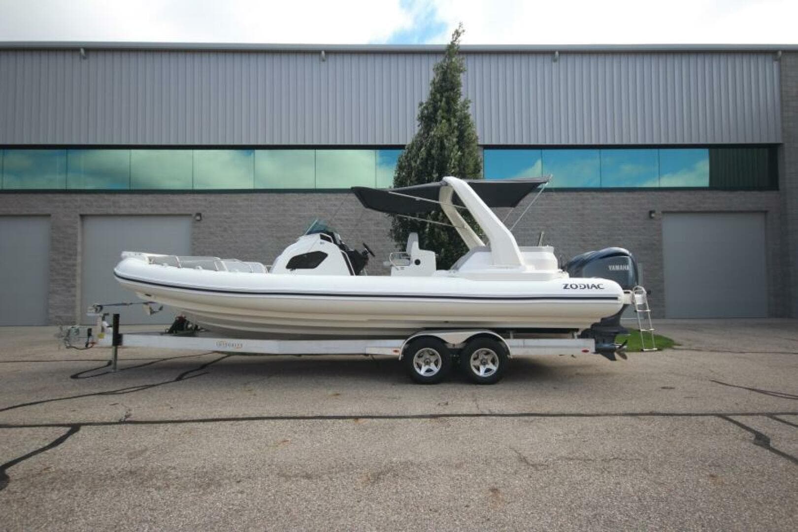 2024 Zodiac Medline 9 NEO