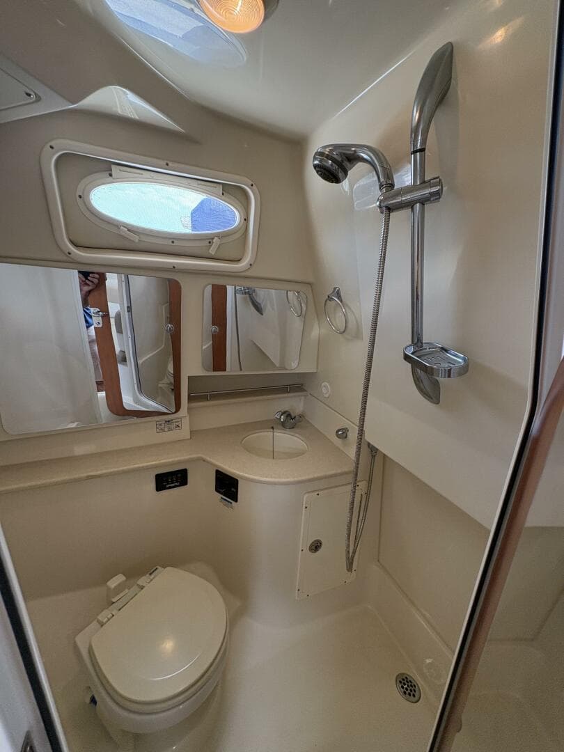 2009 Wellcraft 340 Coastal 