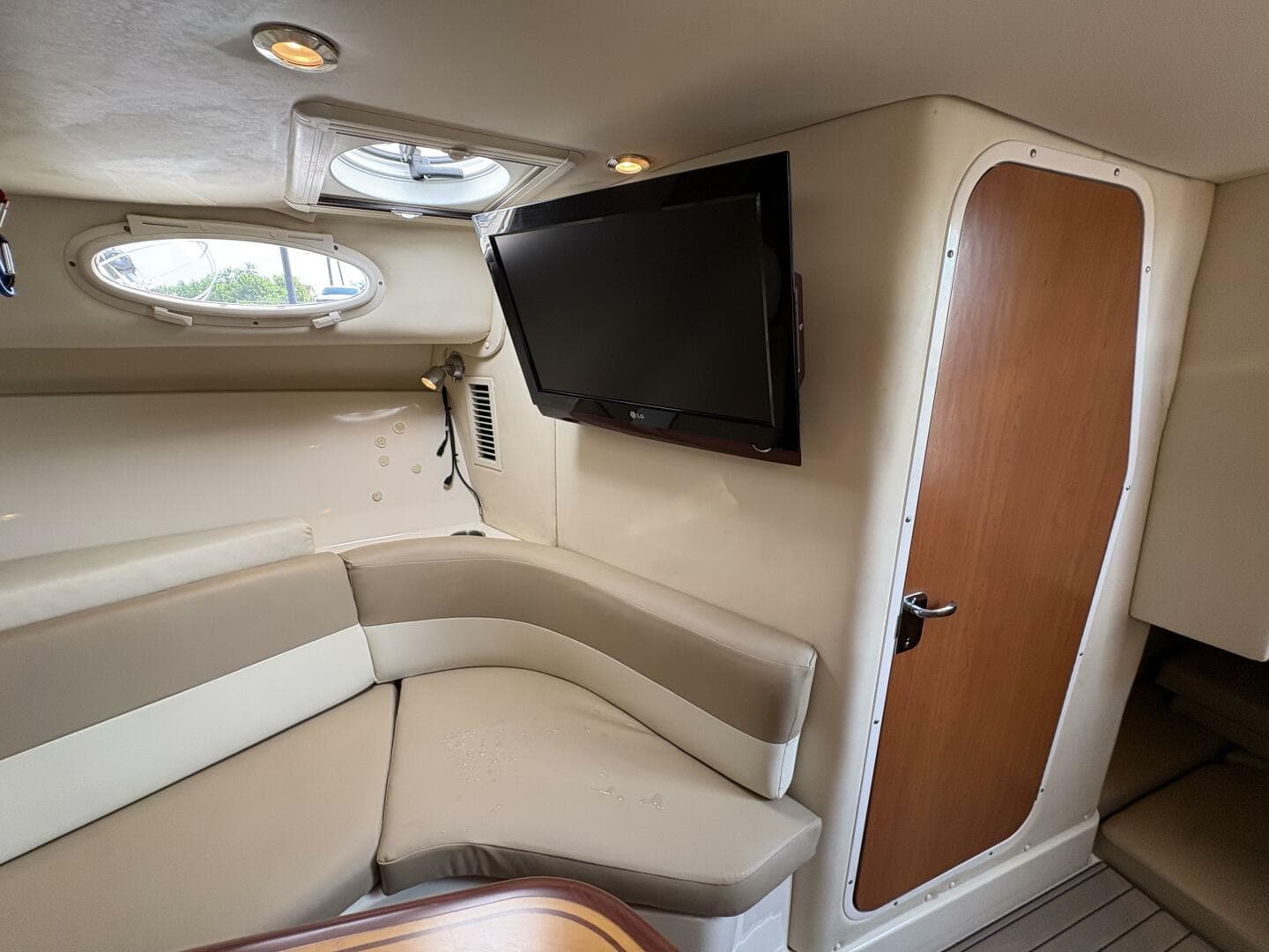 2009 Wellcraft 340 Coastal 