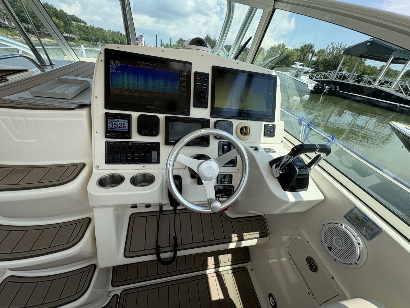 2009 Wellcraft 340 Coastal 