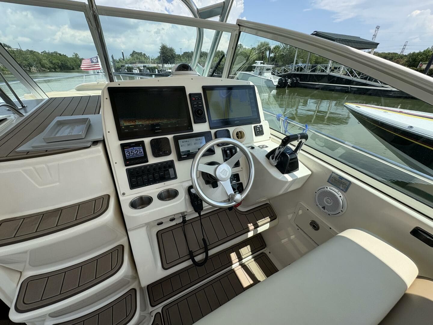 2009 Wellcraft 340 Coastal 