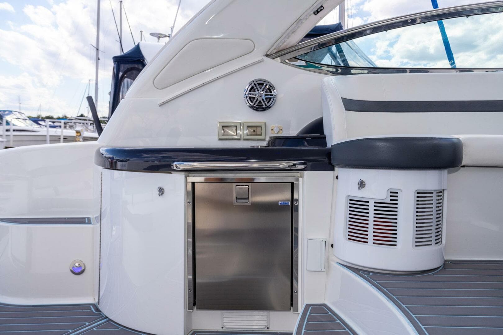 2018 Formula 37 Performance Cruiser