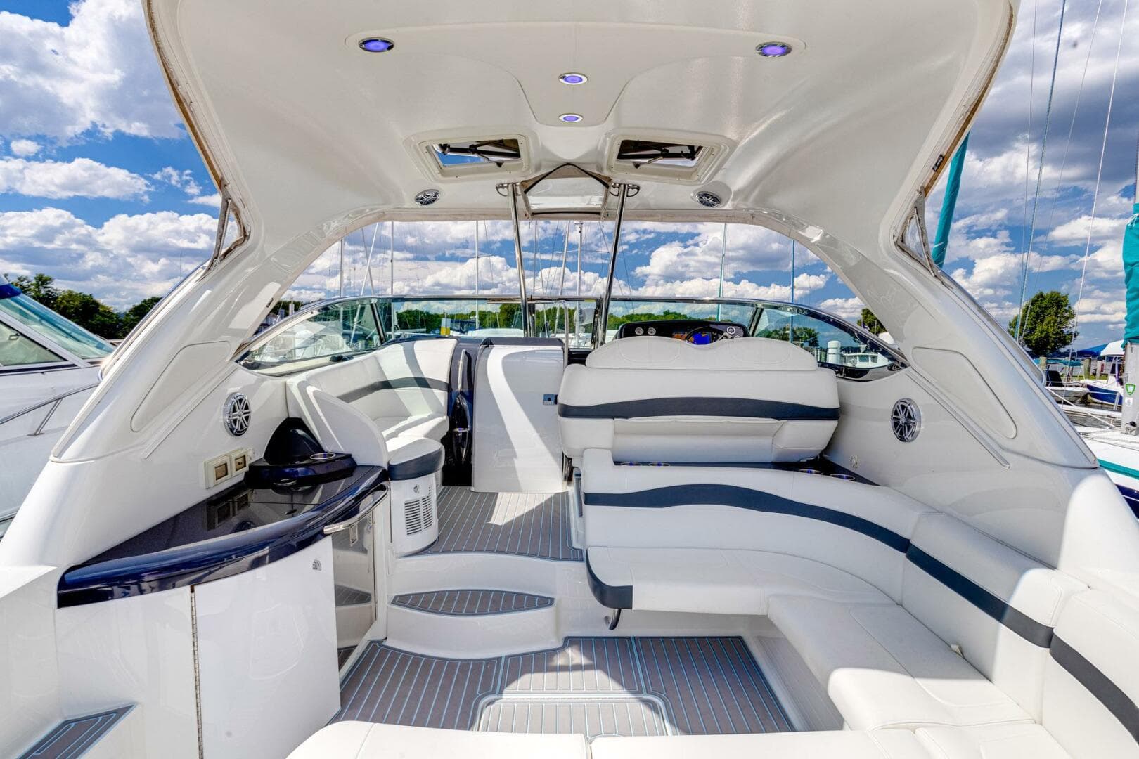 2018 Formula 37 Performance Cruiser