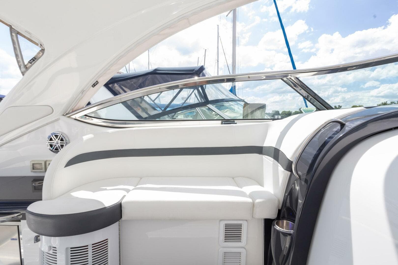 2018 Formula 37 Performance Cruiser