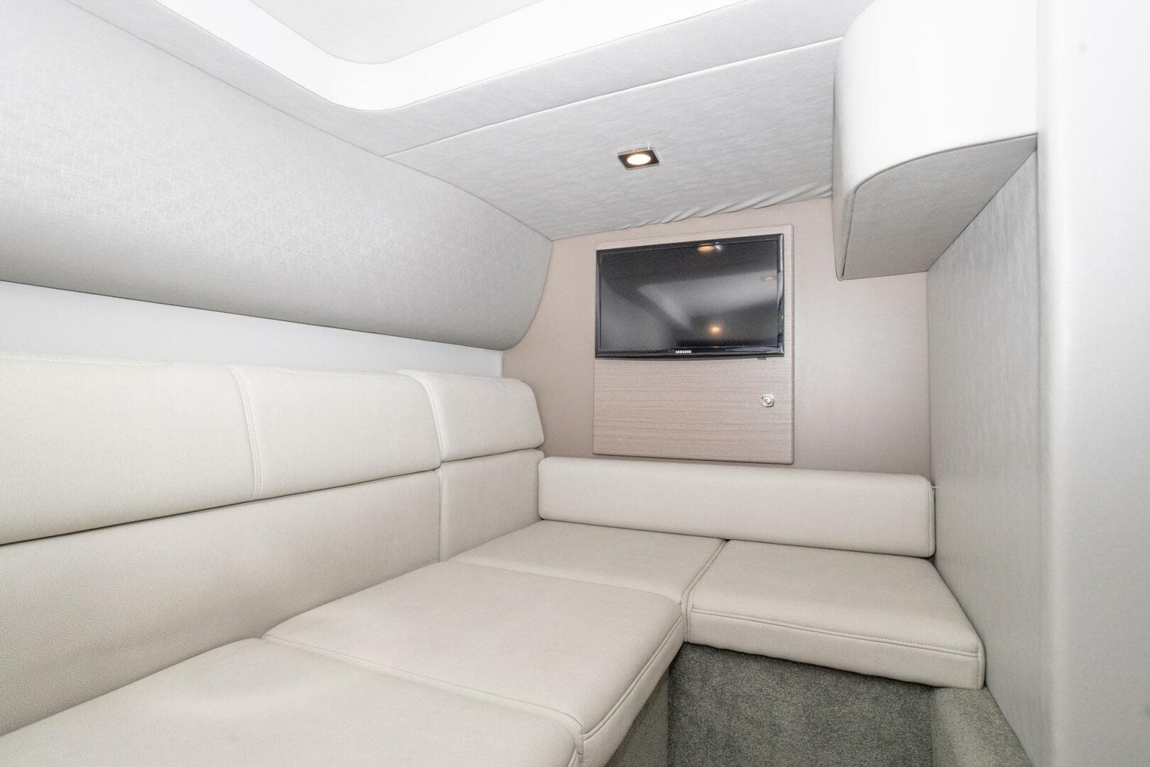 2018 Formula 37 Performance Cruiser