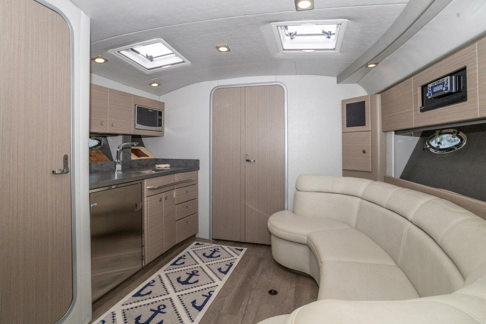 2018 Formula 37 Performance Cruiser