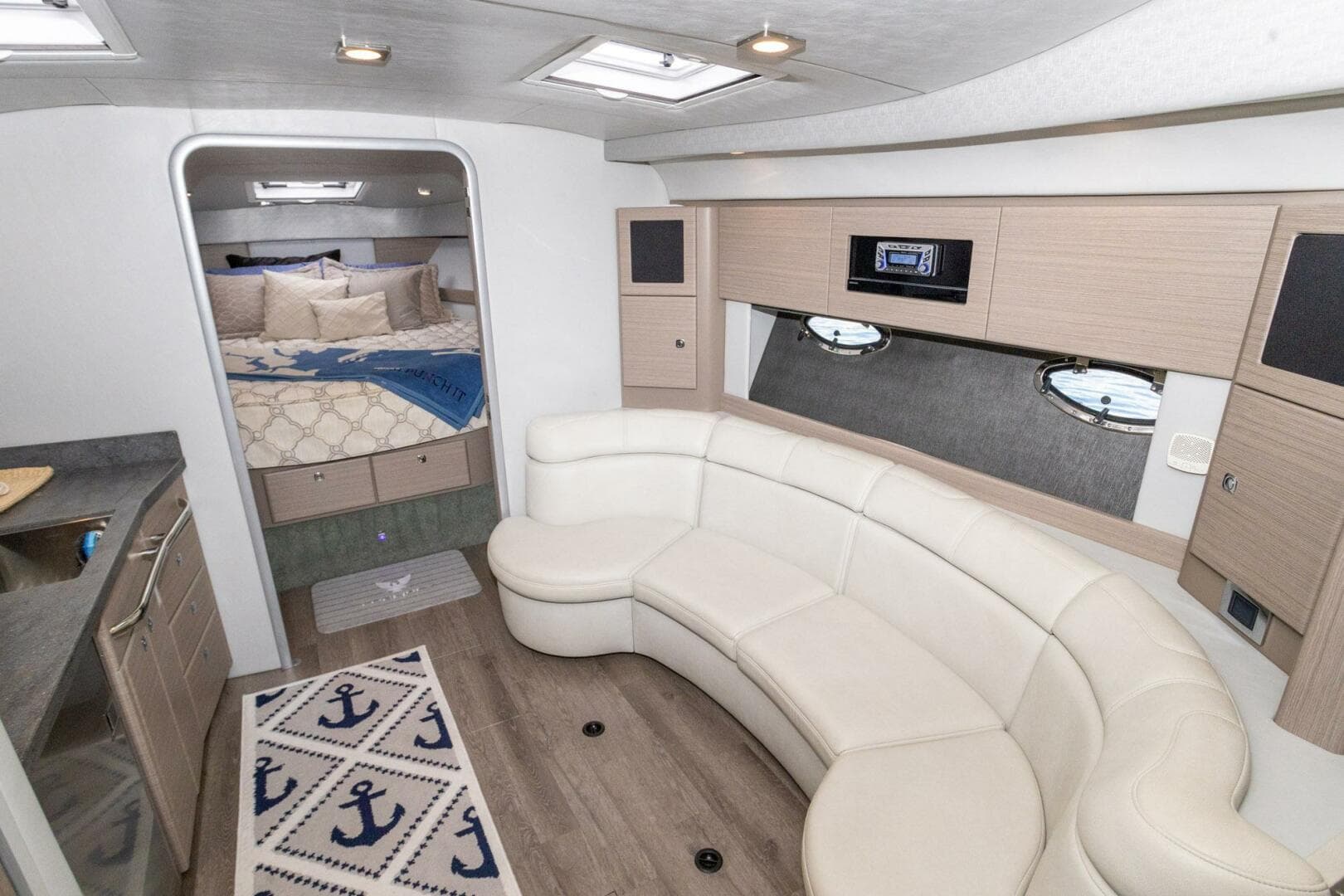 2018 Formula 37 Performance Cruiser