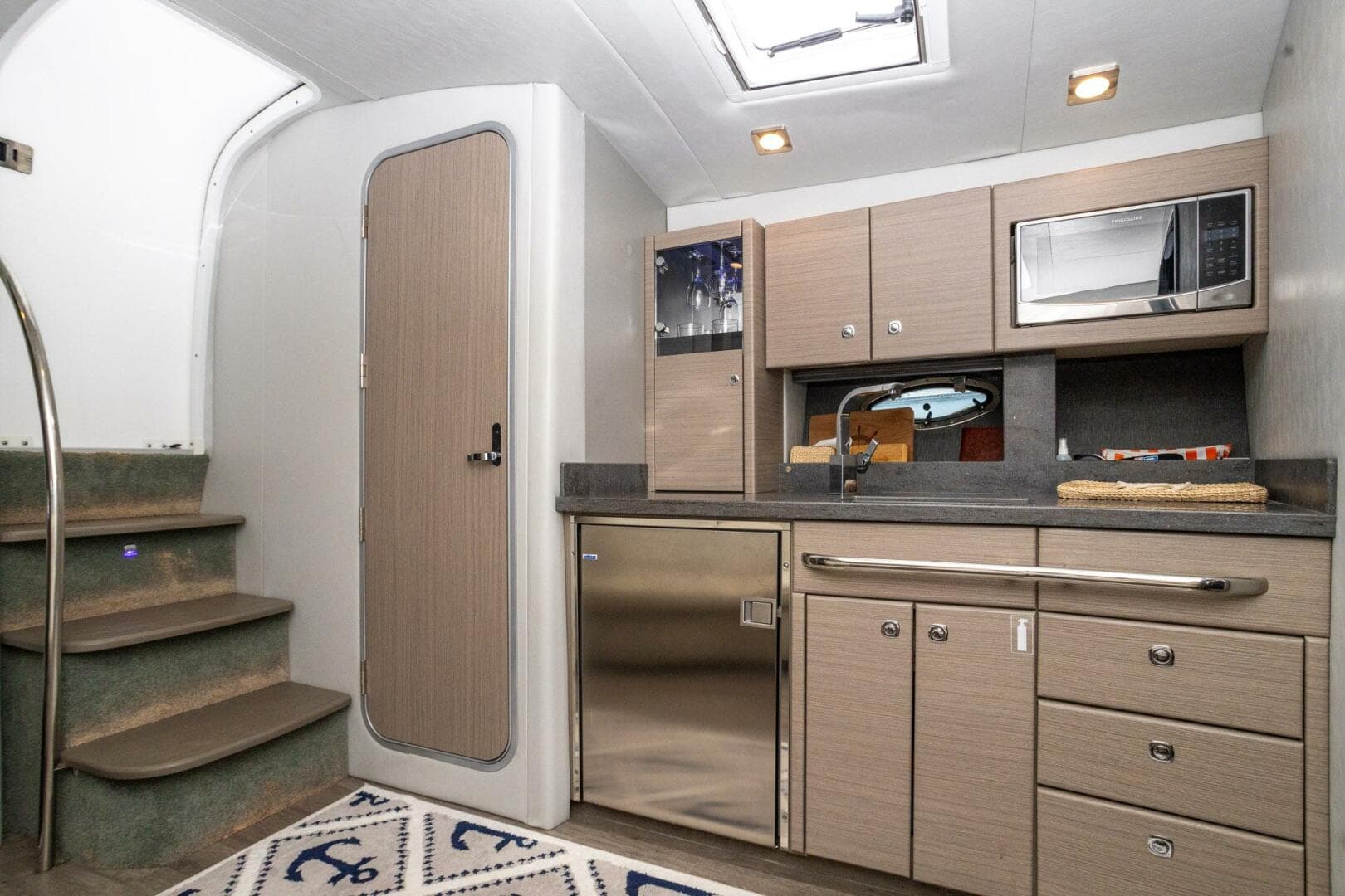 2018 Formula 37 Performance Cruiser