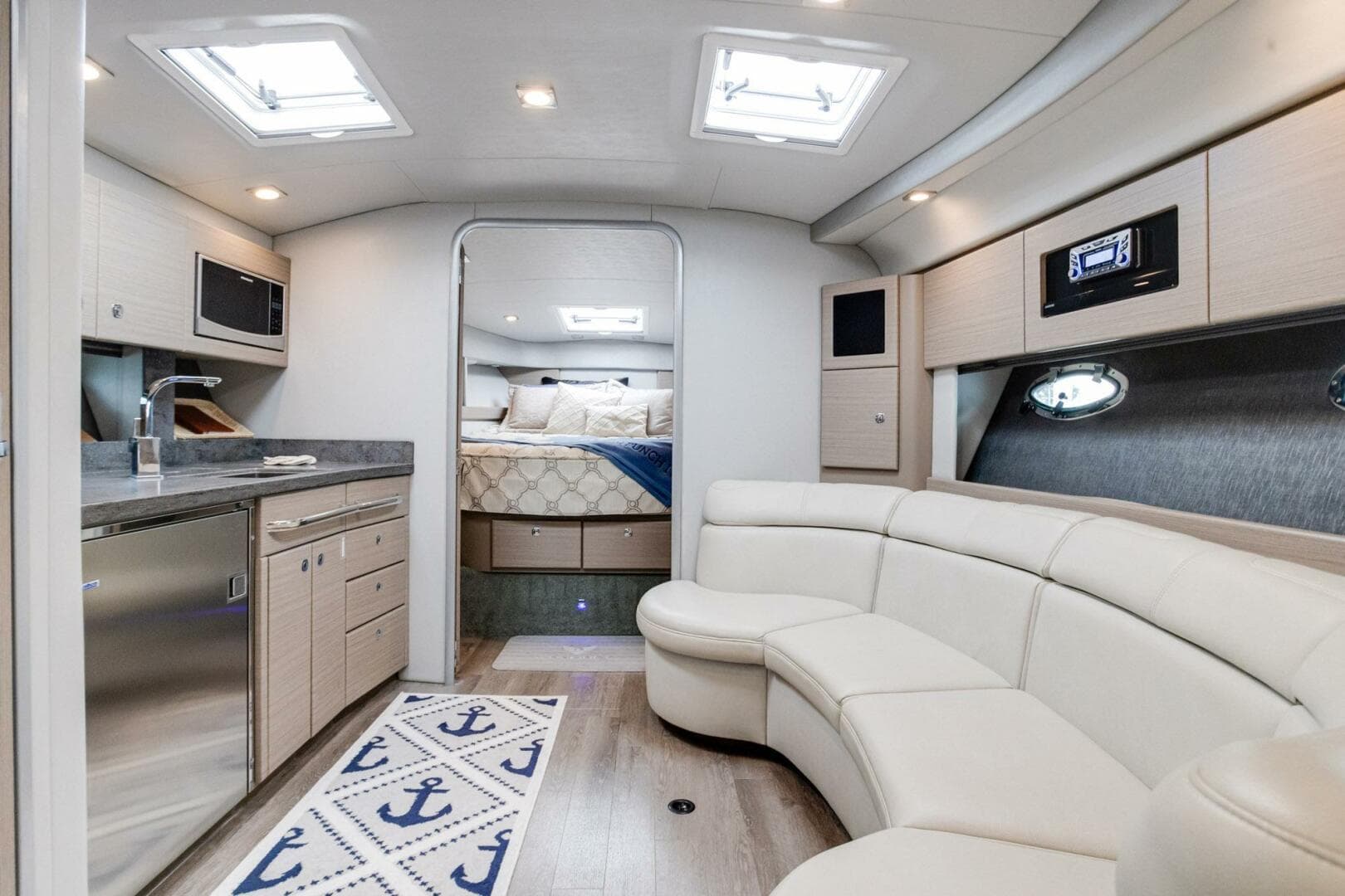 2018 Formula 37 Performance Cruiser