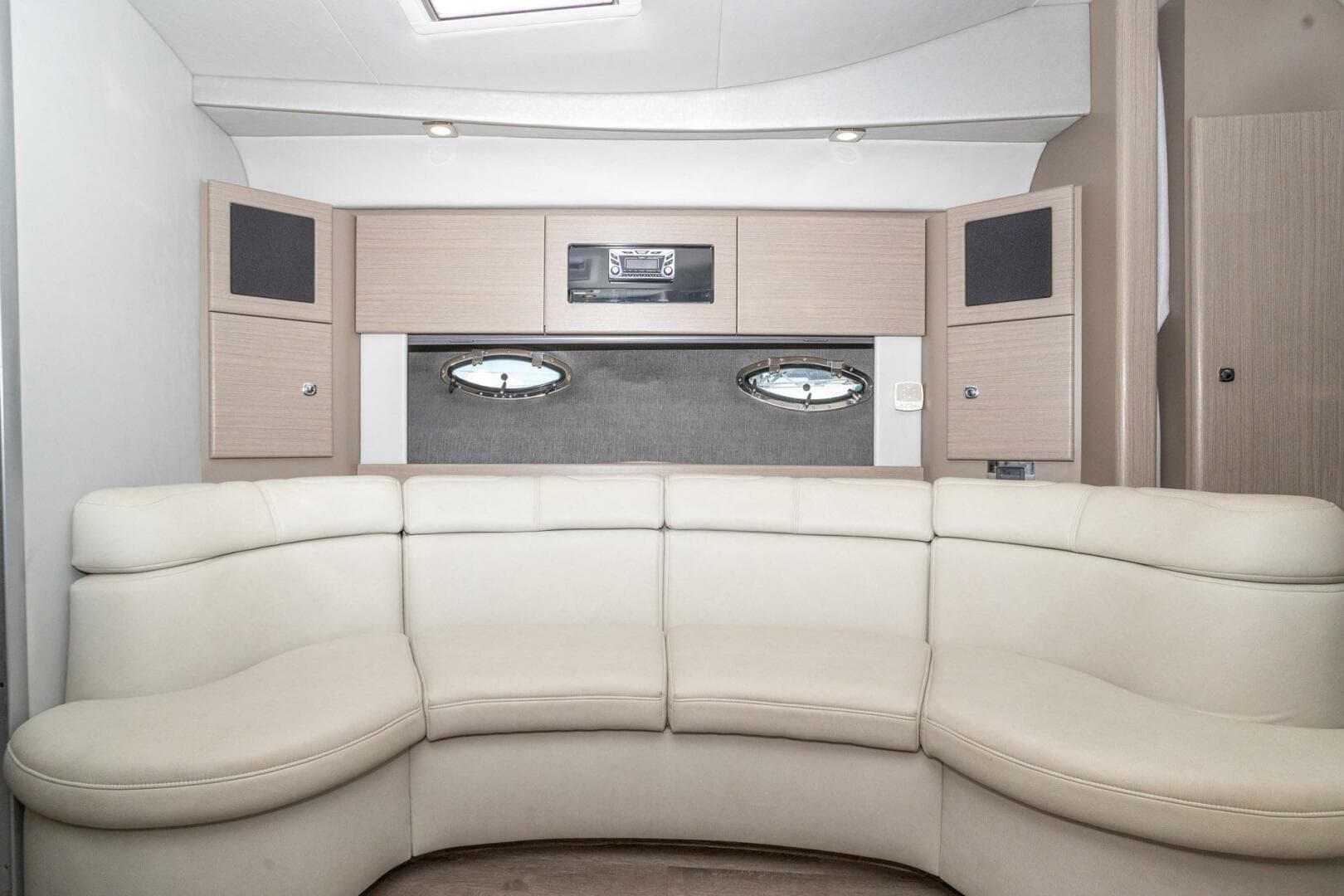 2018 Formula 37 Performance Cruiser