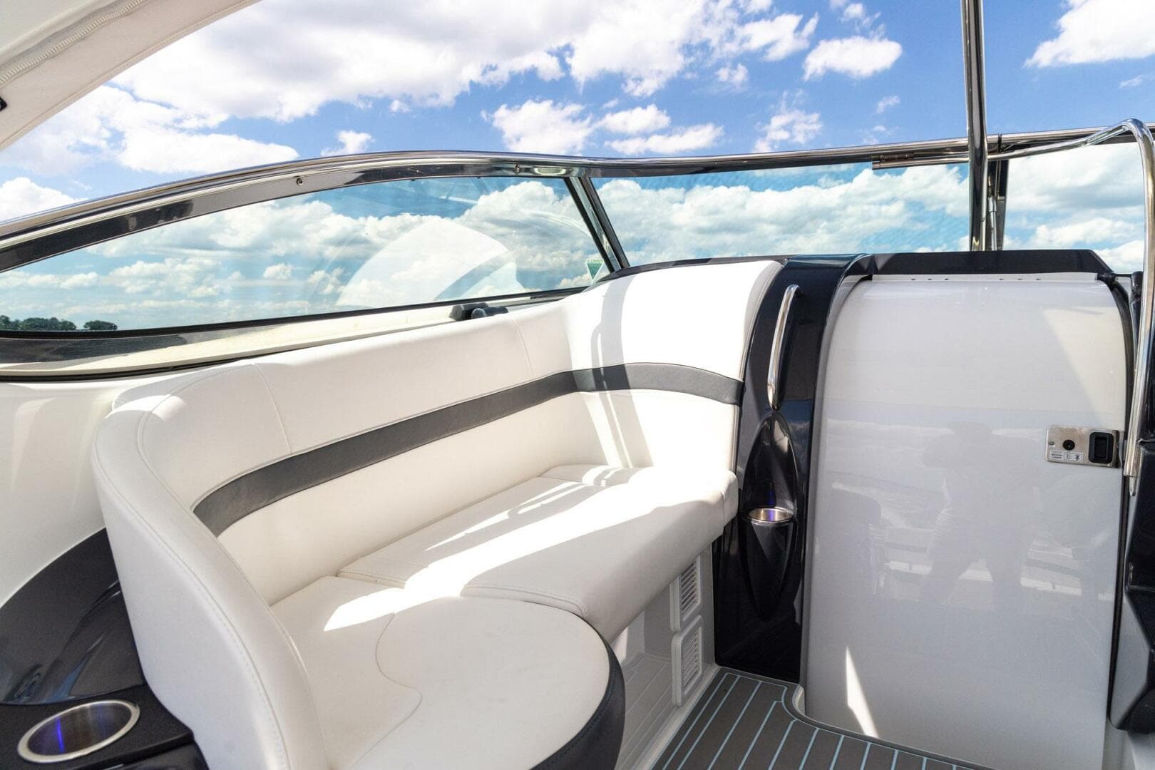 2018 Formula 37 Performance Cruiser