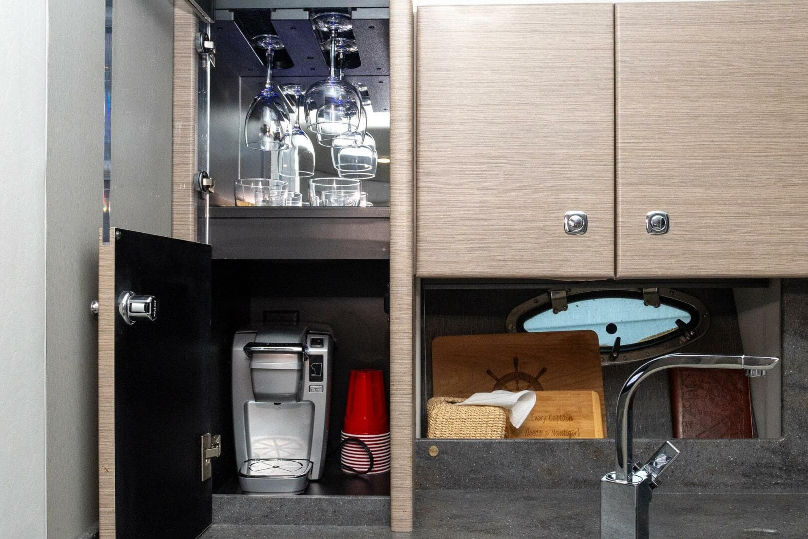 2018 Formula 37 Performance Cruiser