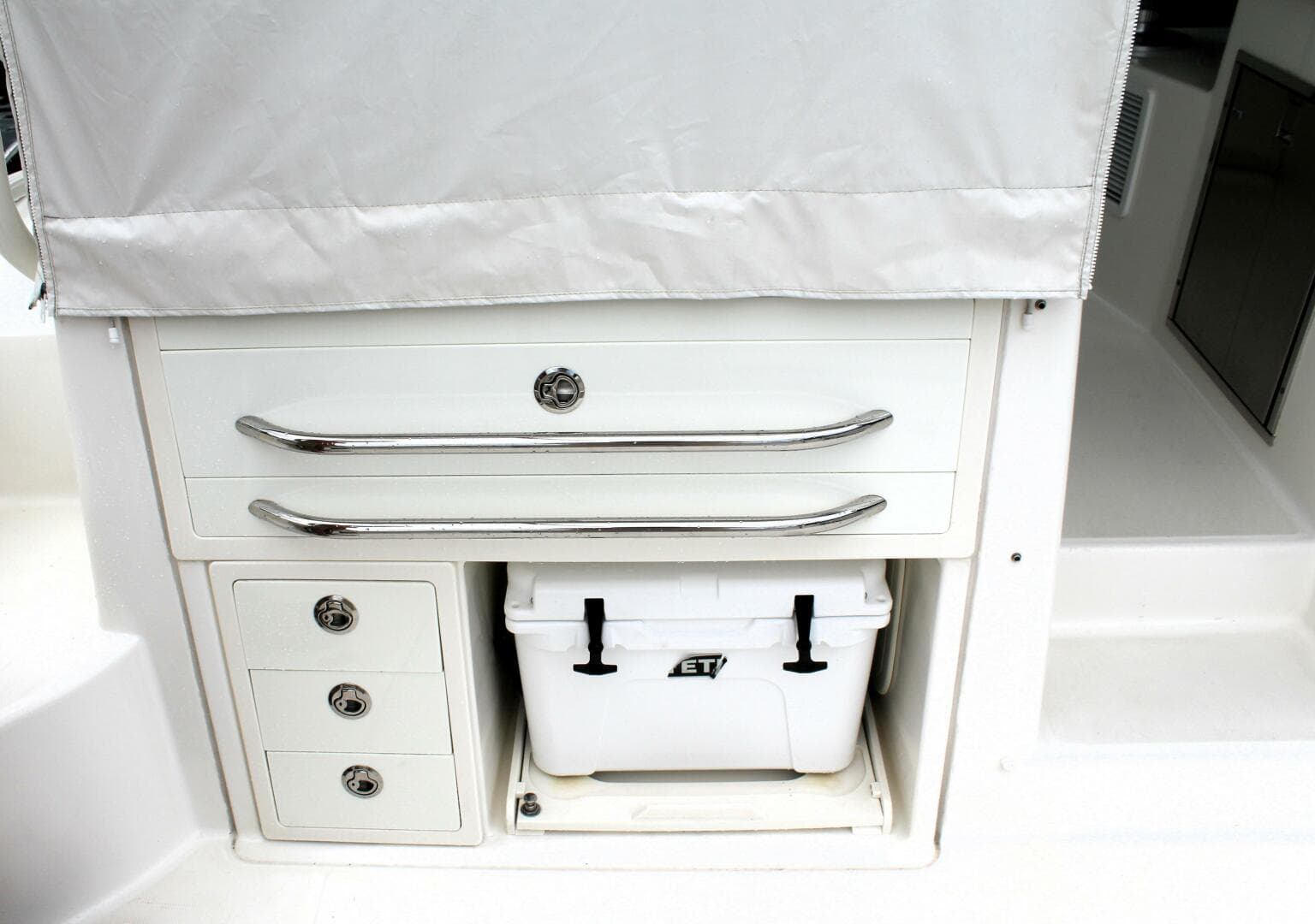 2017 Boston Whaler 345 Conquest