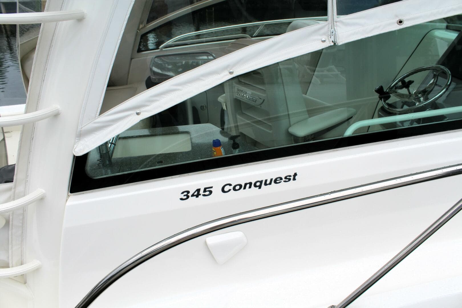 2017 Boston Whaler 345 Conquest