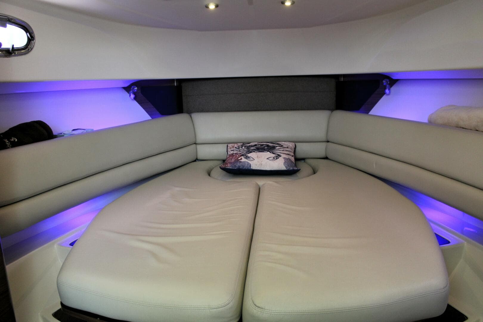 2017 Boston Whaler 345 Conquest