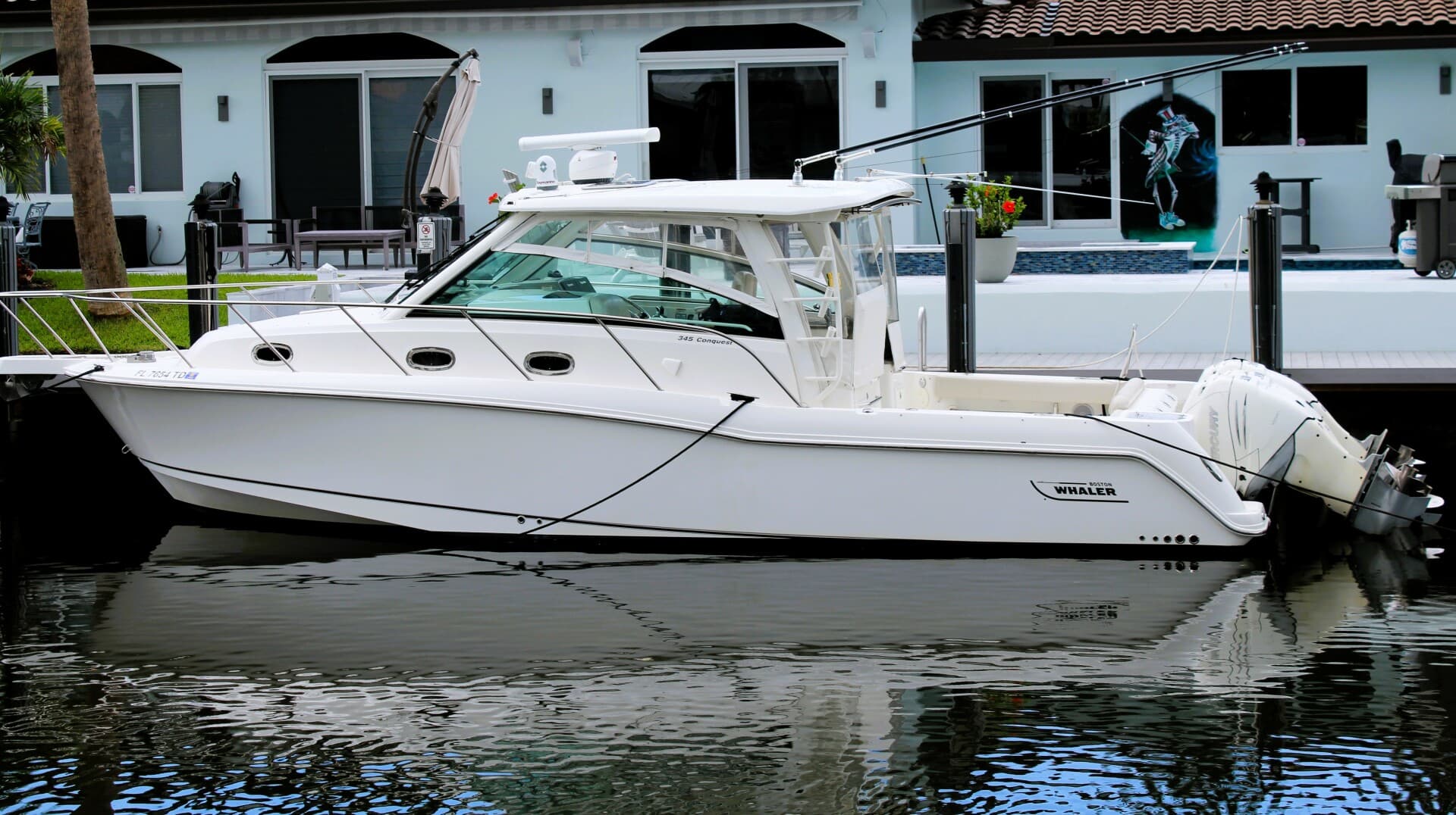 2017 Boston Whaler 345 Conquest