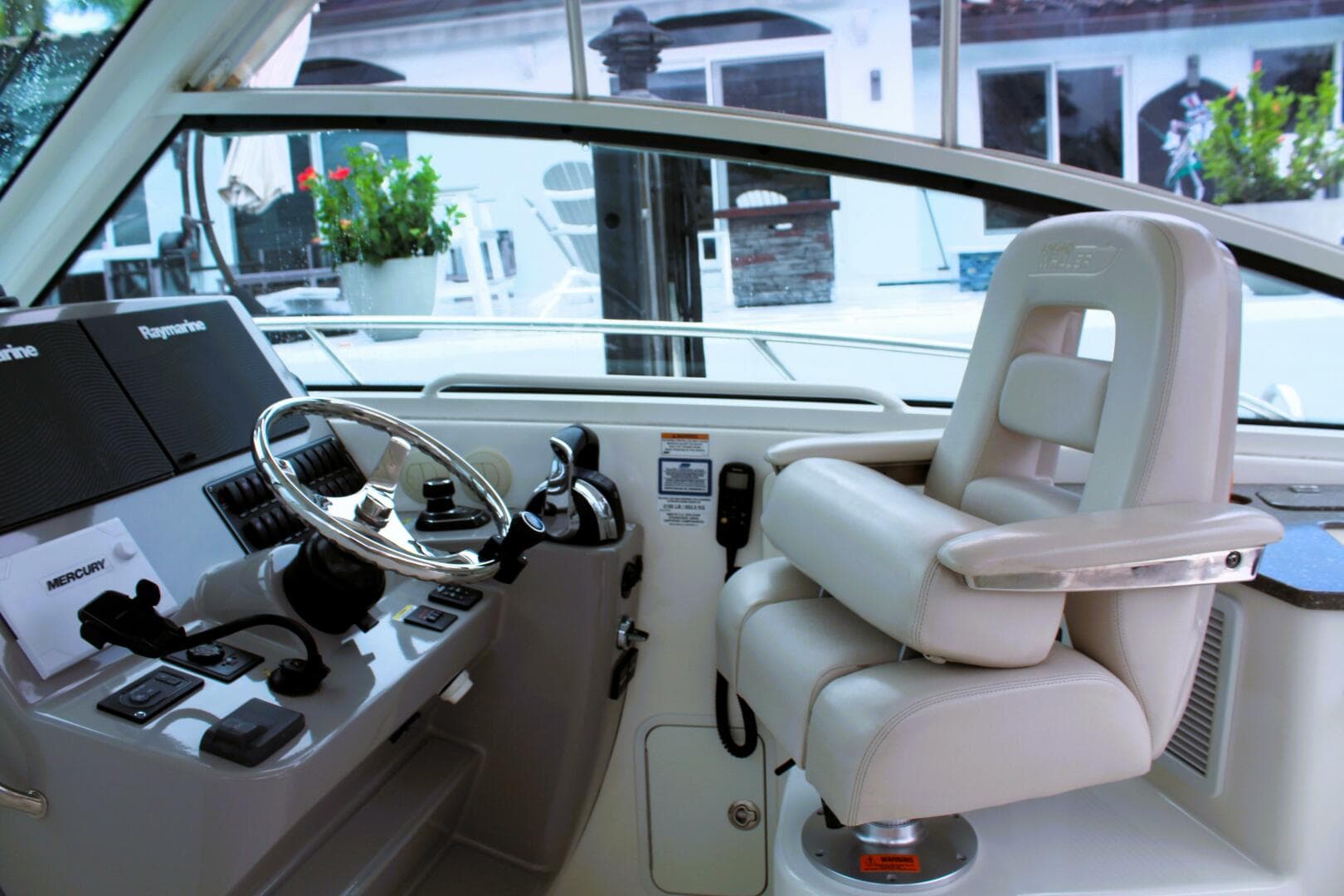 2017 Boston Whaler 345 Conquest