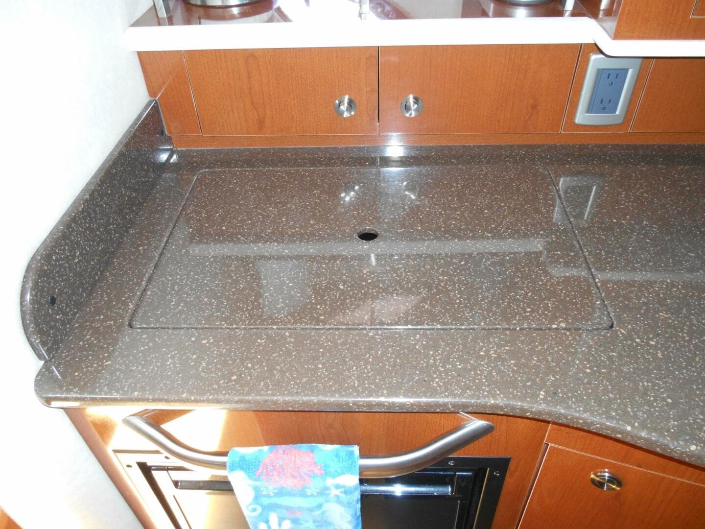 2013 Sea Ray 330 Sundancer