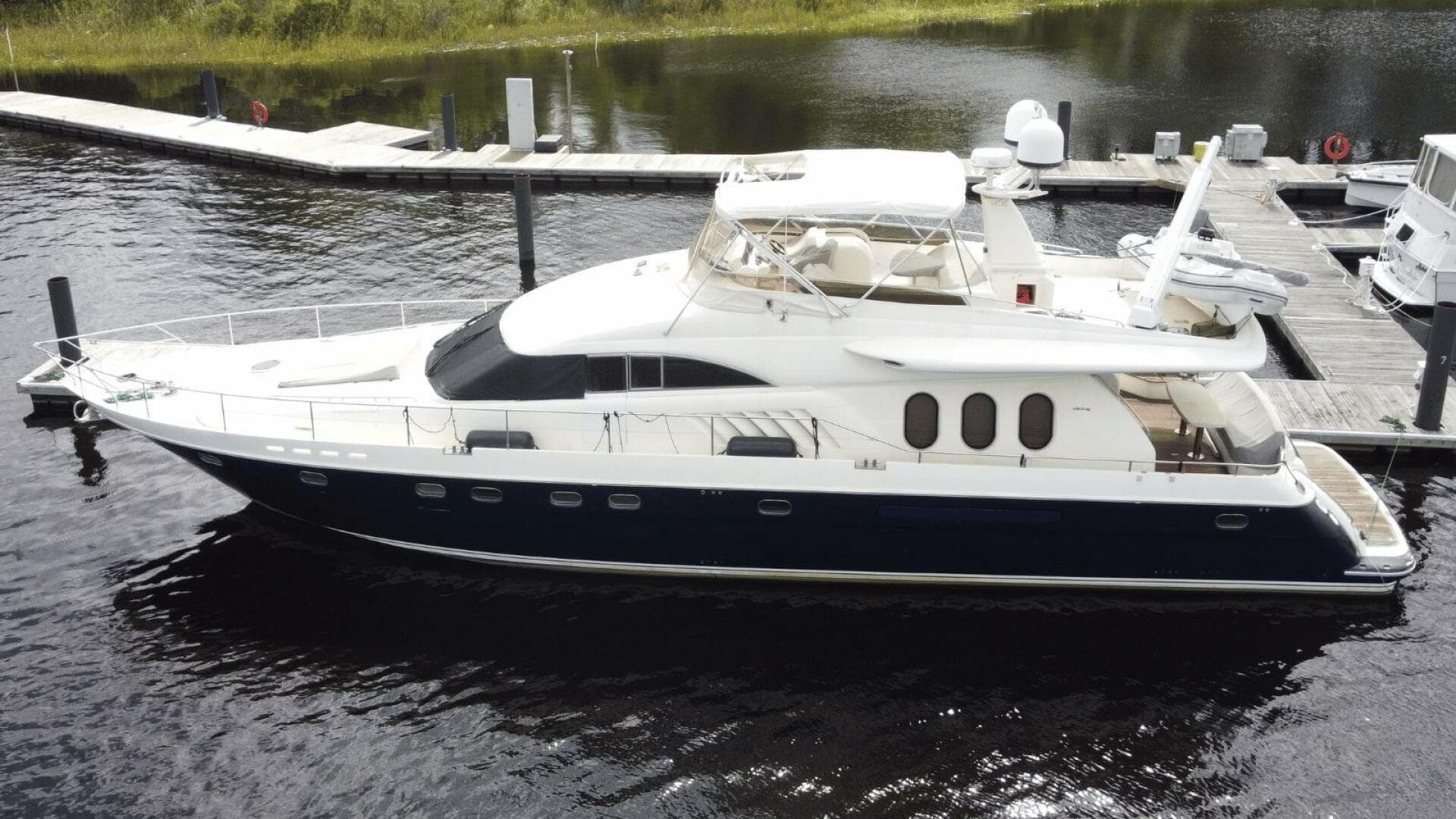 2001 Viking Princess 72
