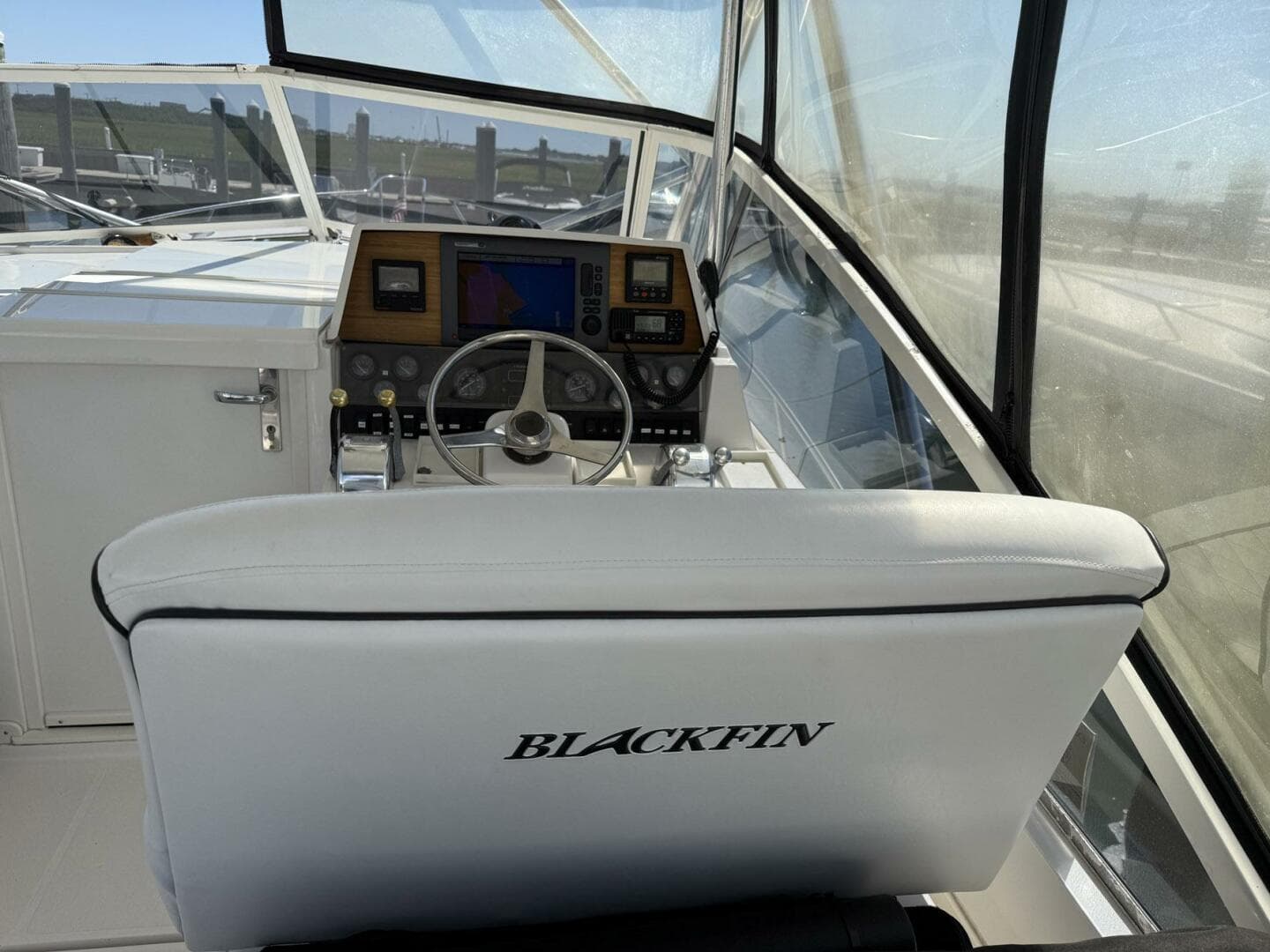 1997 Blackfin Combi 33