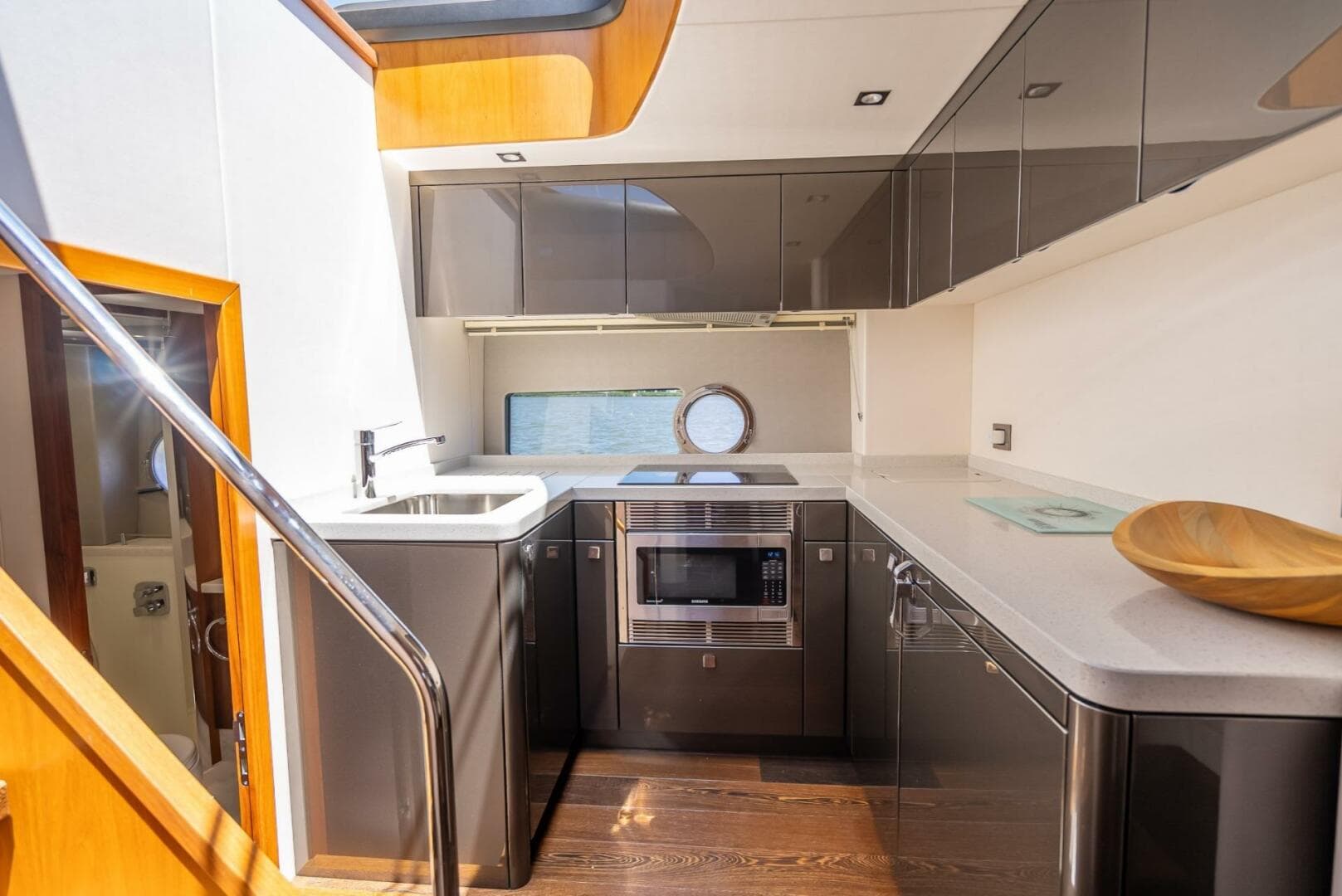 2018 Sunseeker Predator 57