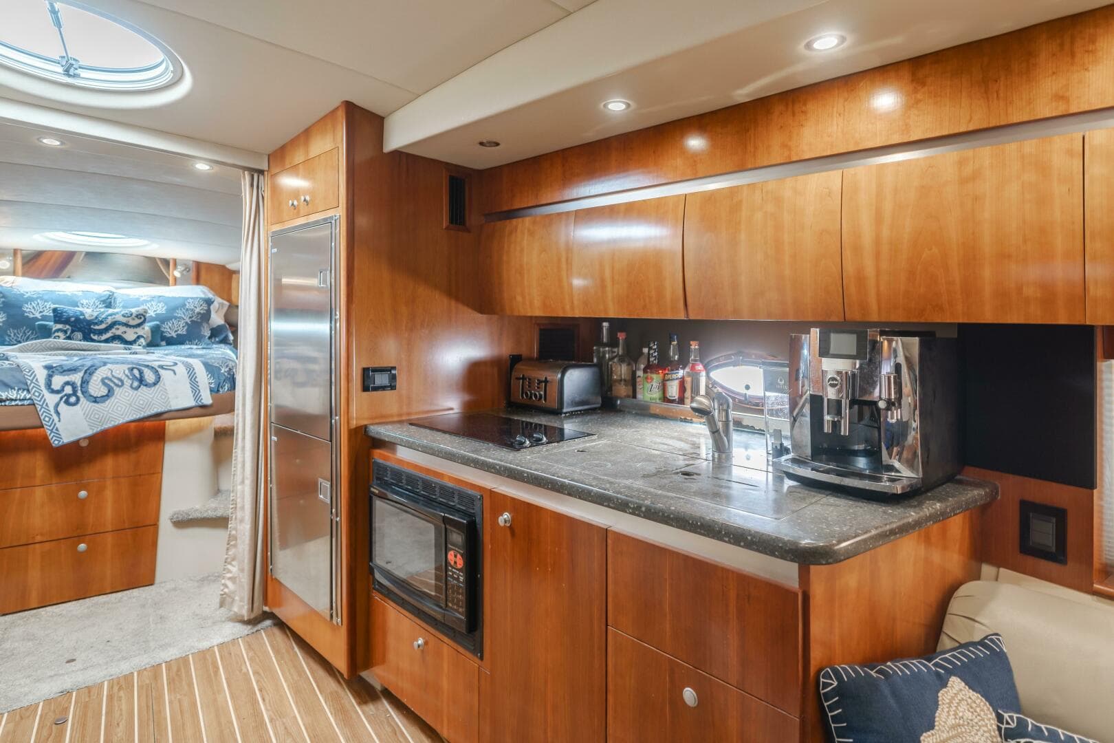 2006 Cruisers Yachts 420 Express