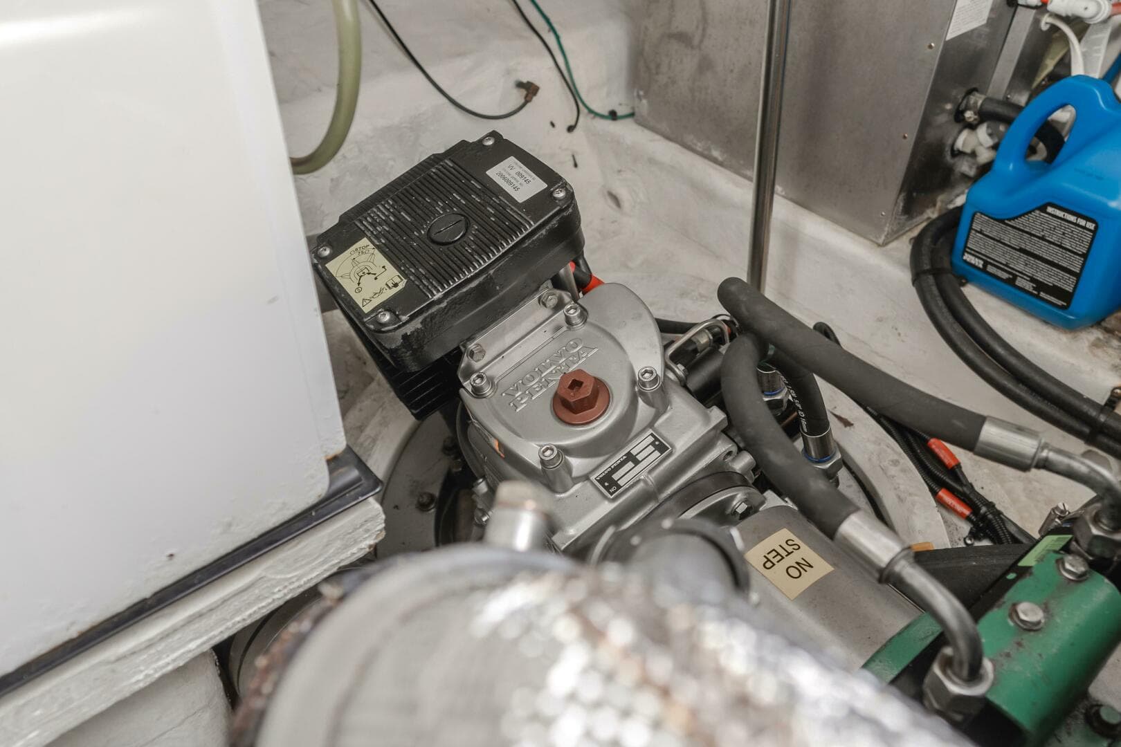 2006 Cruisers Yachts 420 Express