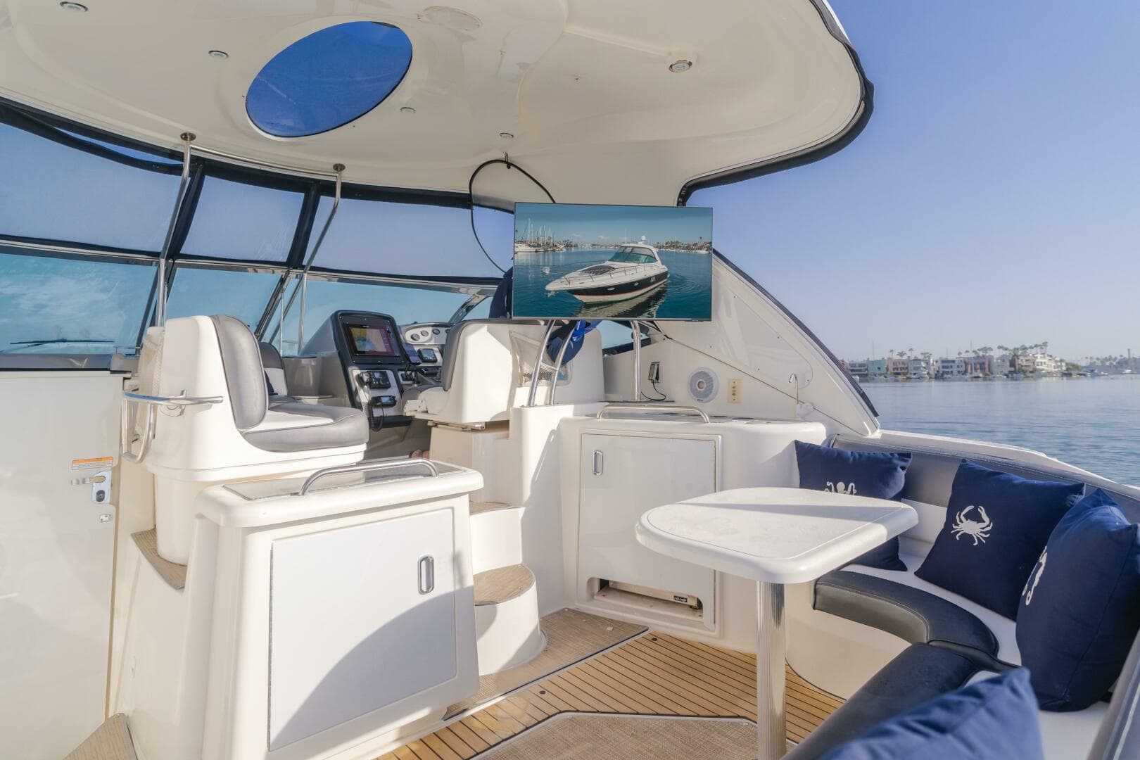 2006 Cruisers Yachts 420 Express