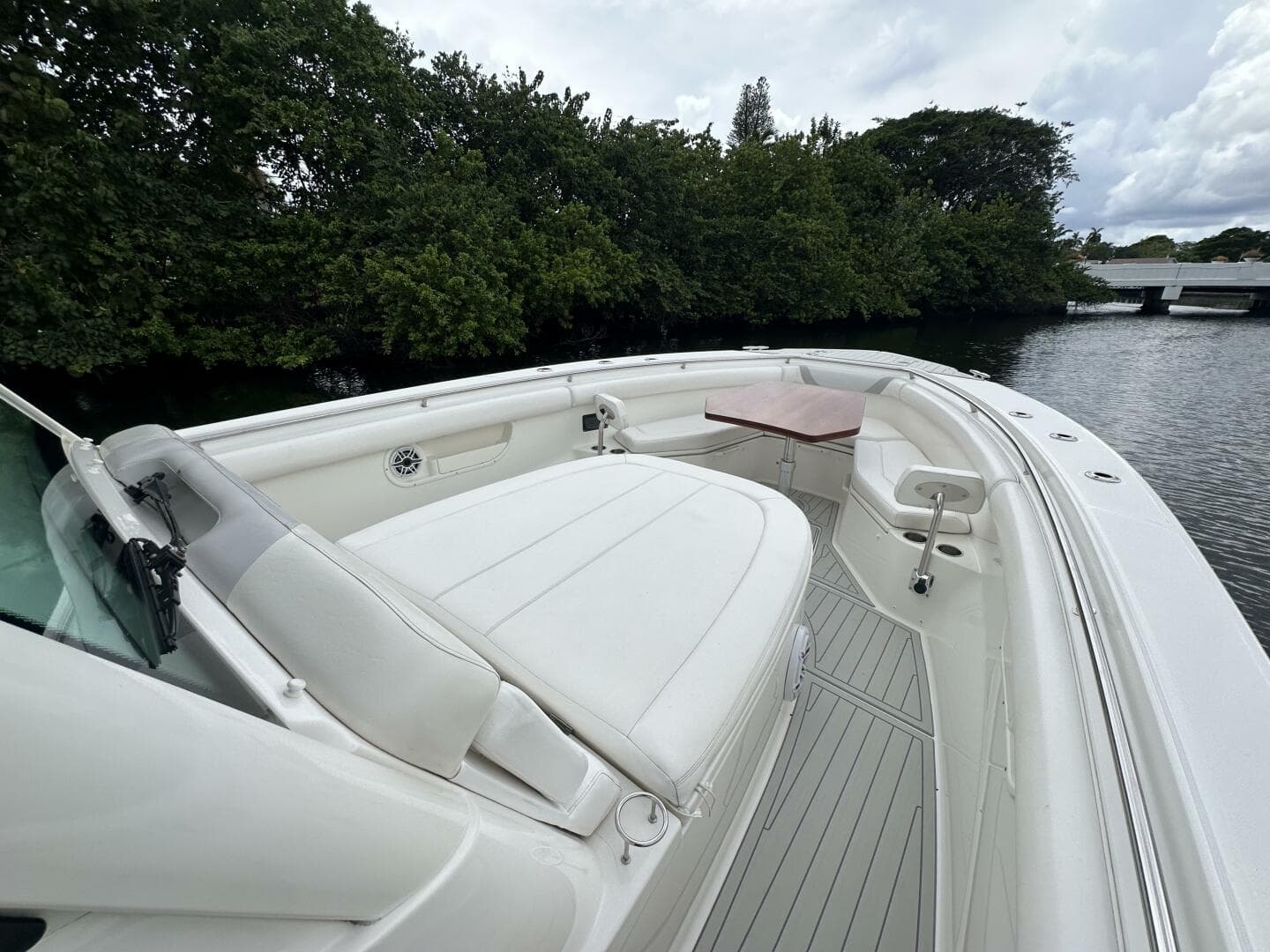 2015 Boston Whaler 370 Outrage