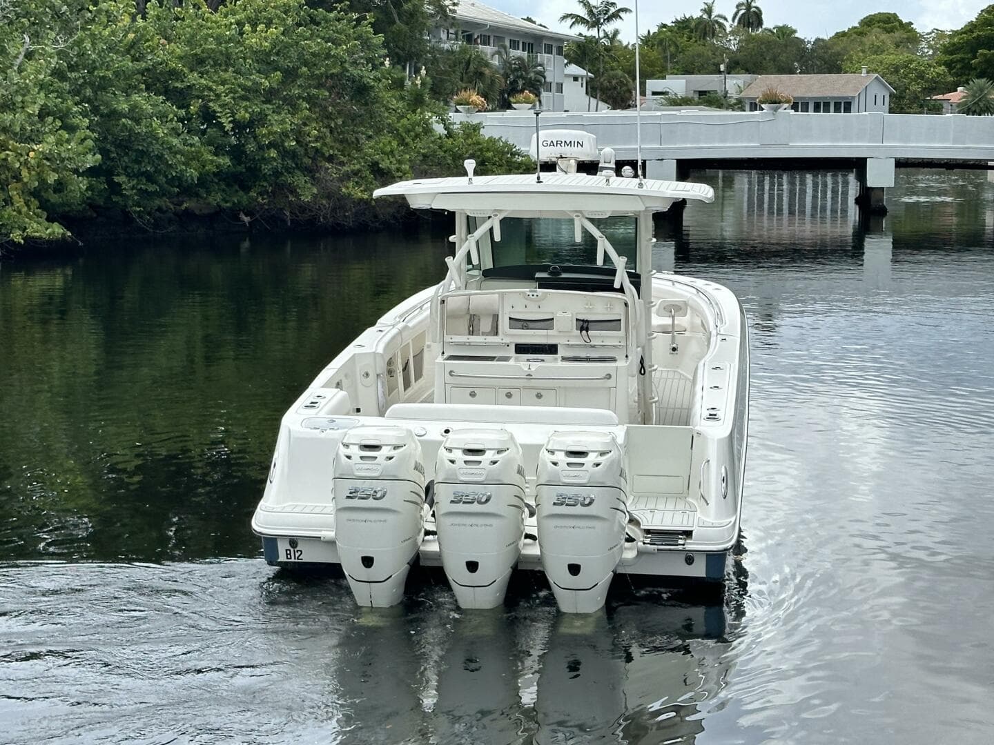 2015 Boston Whaler 370 Outrage