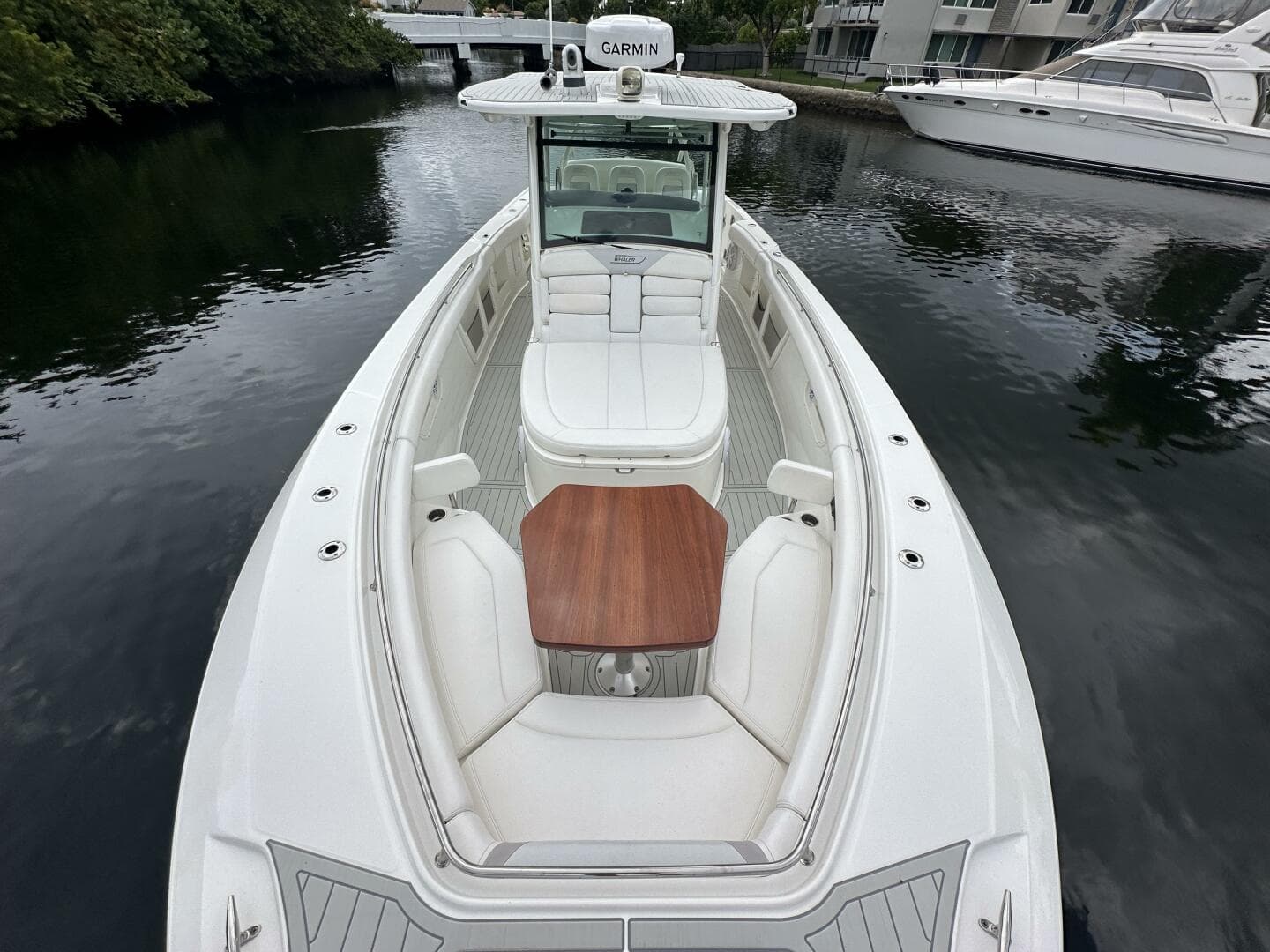 2015 Boston Whaler 370 Outrage