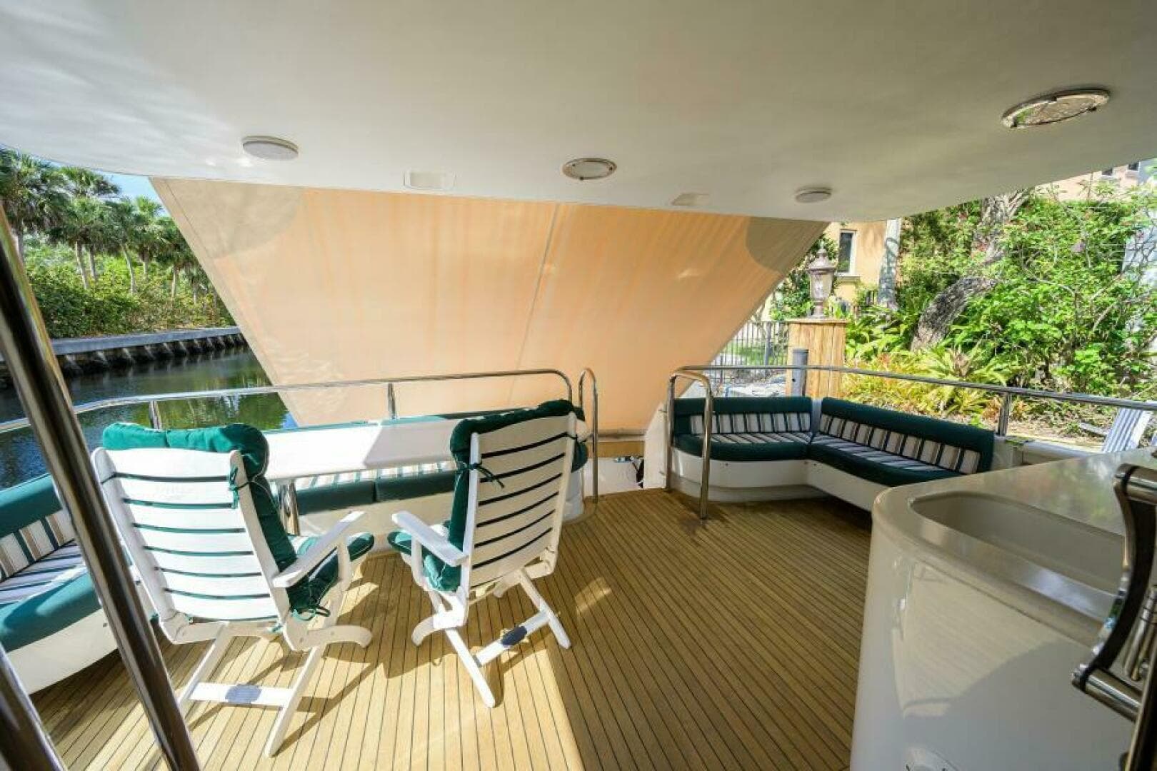 Lazzara 80 LOST TEXAN - Aft Deck