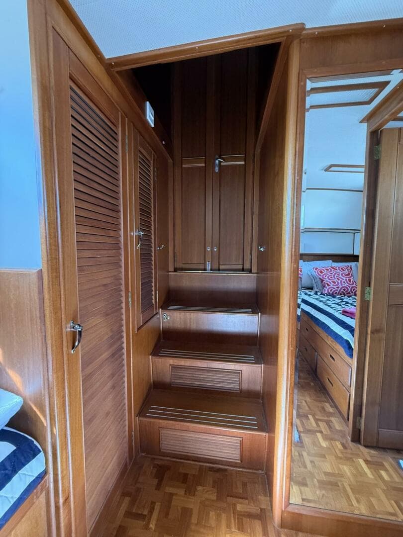 1999 Grand Banks 42 Classic