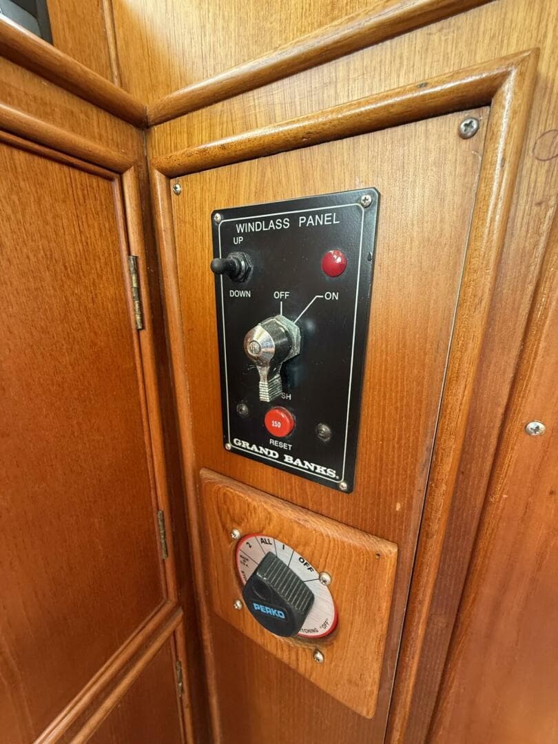 1999 Grand Banks 42 Classic