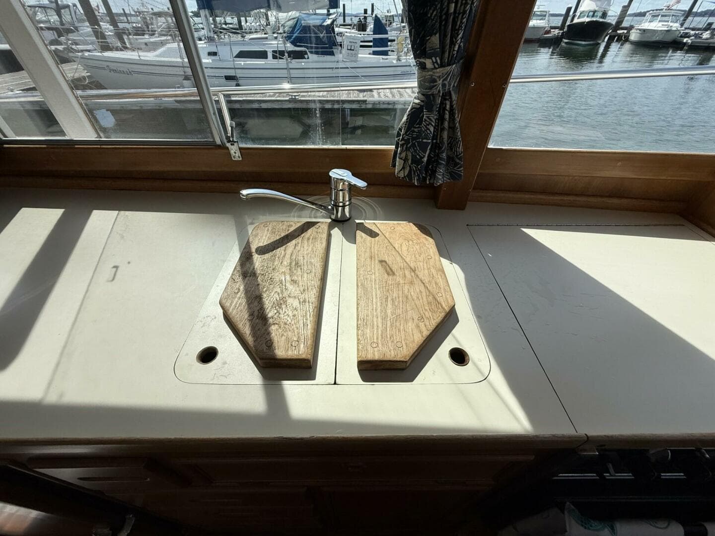 1999 Grand Banks 42 Classic