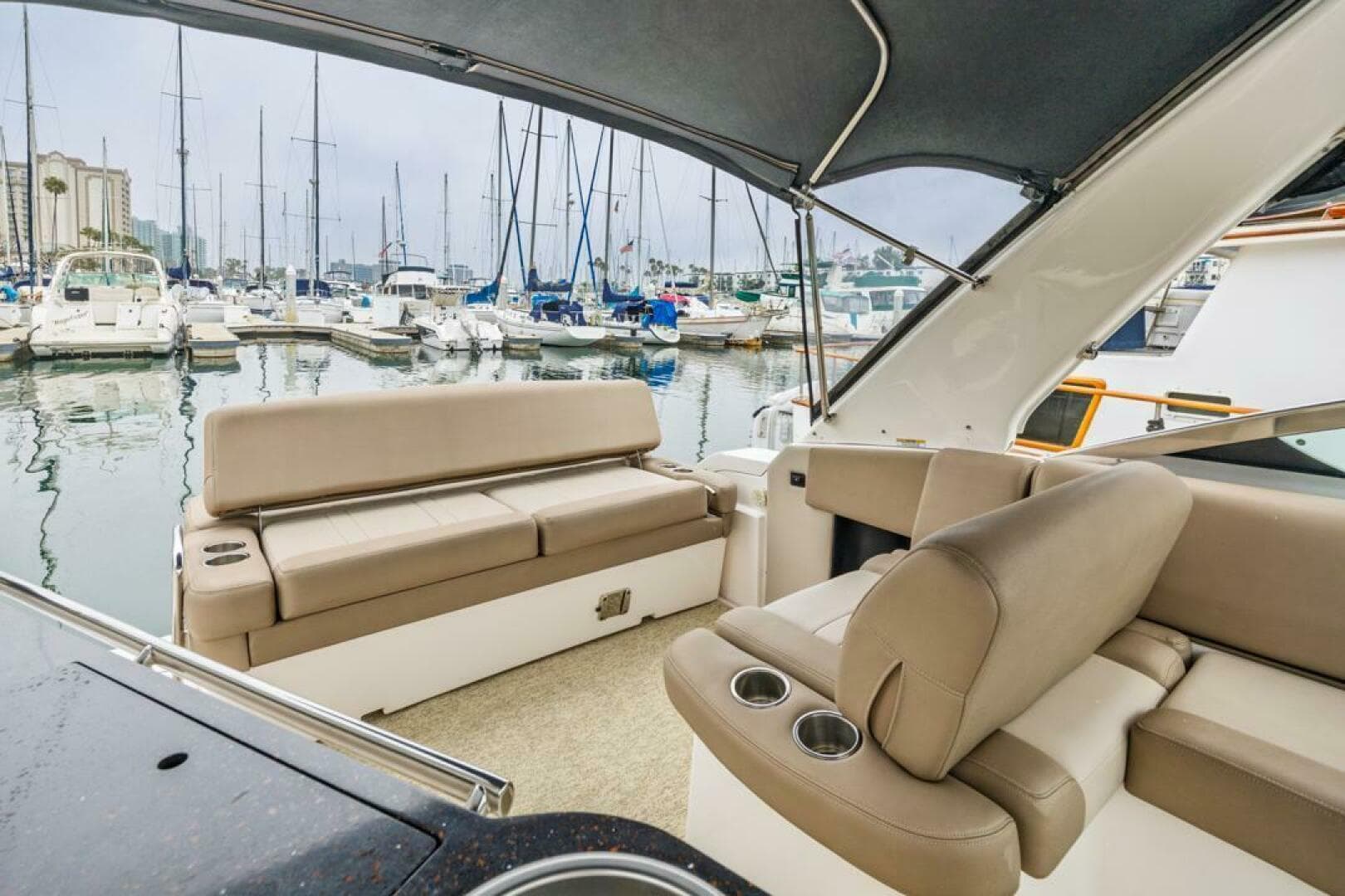 2014 Regal 32 Express