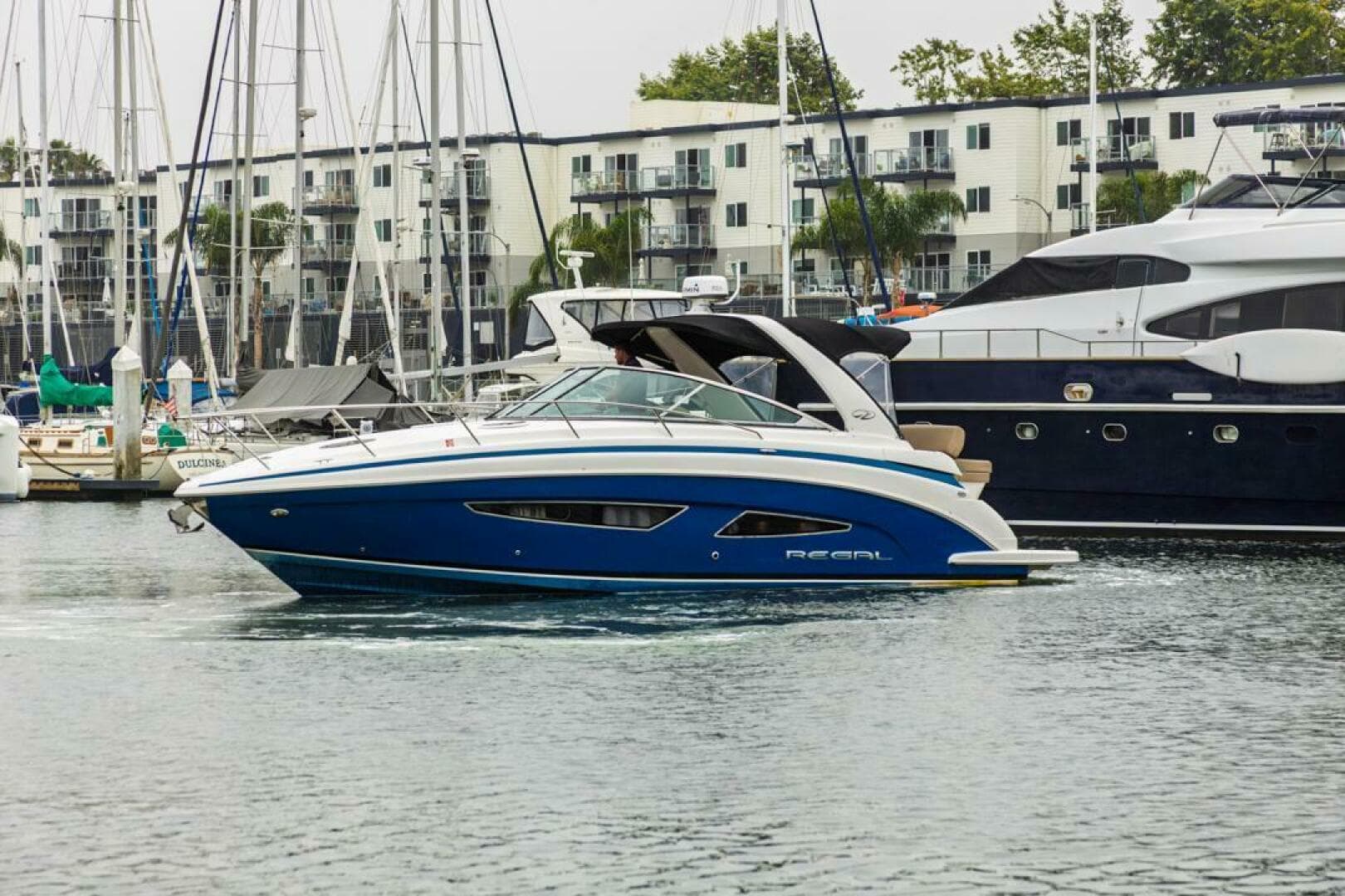 2014 Regal 32 Express