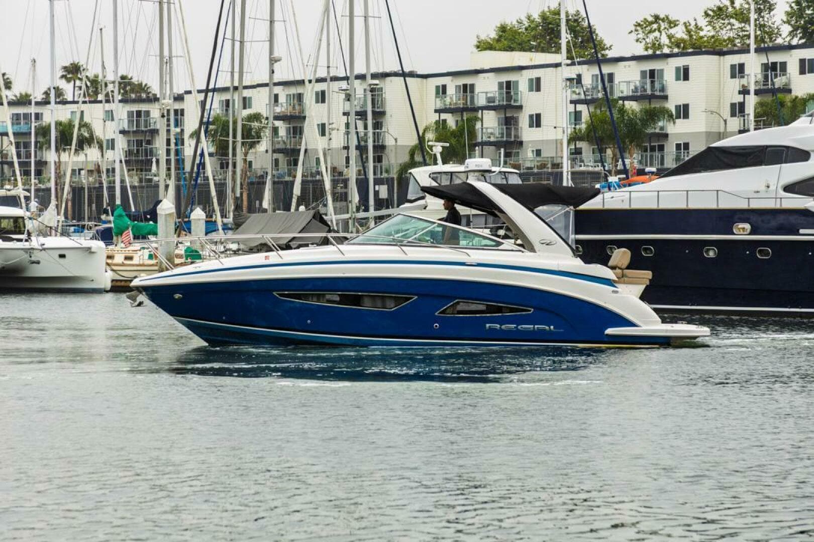 2014 Regal 32 Express
