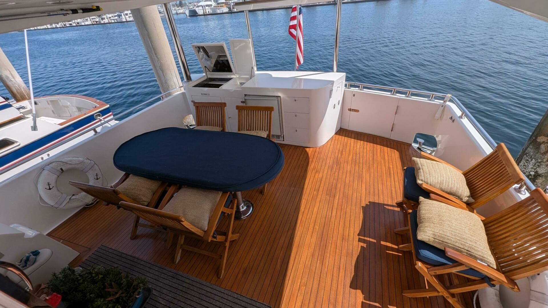 2004 Johnson Motor Yacht