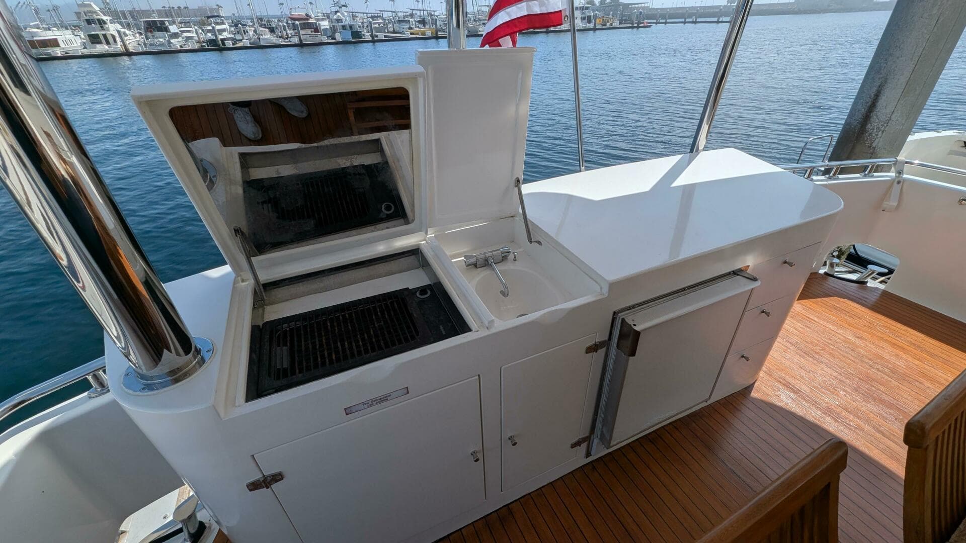 2004 Johnson Motor Yacht