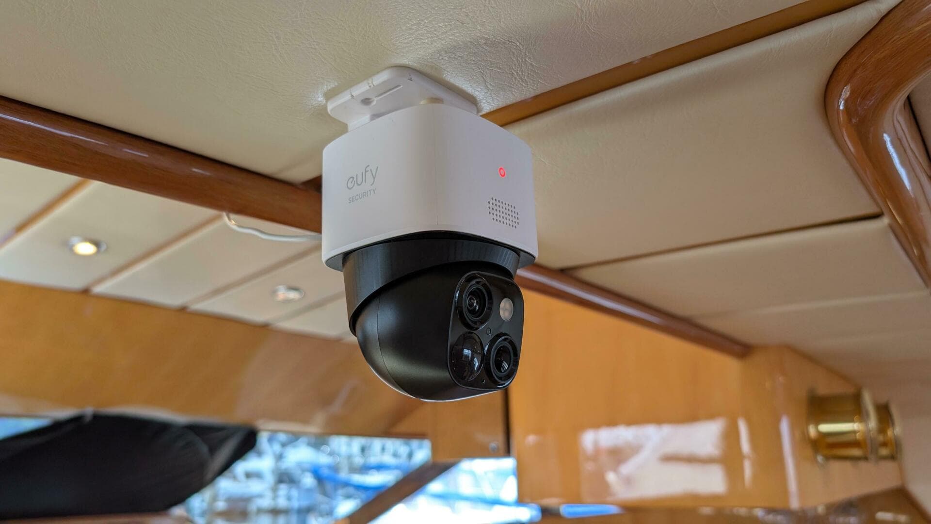 2004 Johnson Motor Yacht